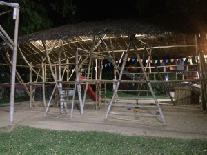 Der Spielplatz aus Bambus