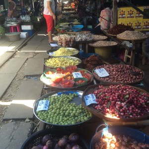 Railway market in Samut Songkhram 