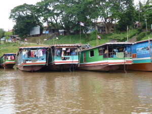 Schiffe auf dem Mekong